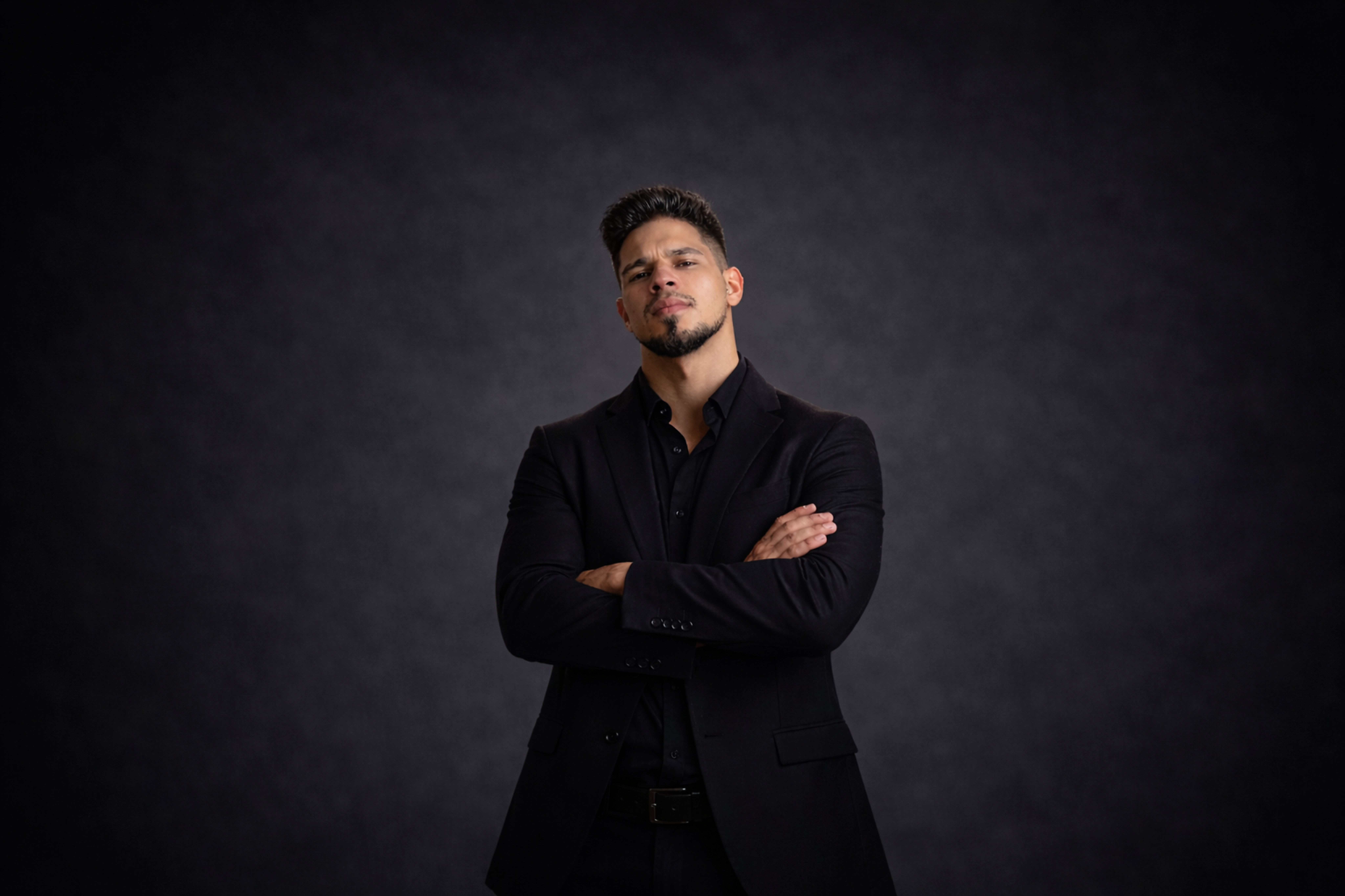 Homem elegante de terno